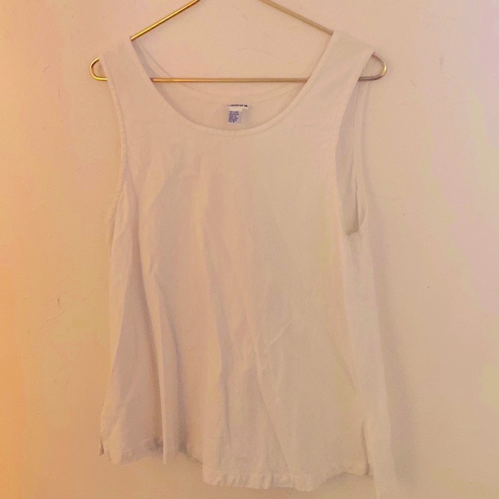 Women’s sleeveless top